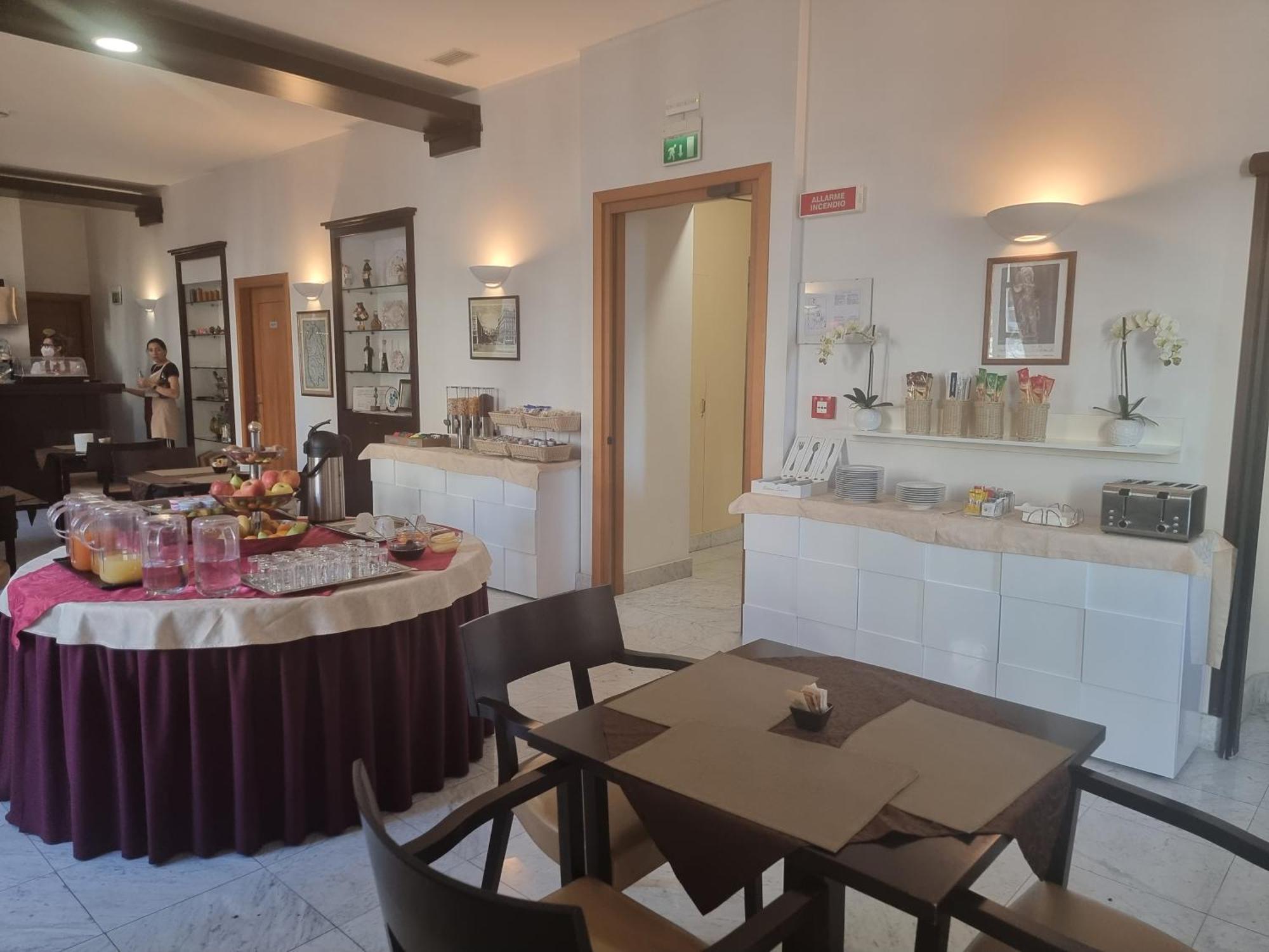 Hotel Due Colonne Cagliari Ngoại thất bức ảnh